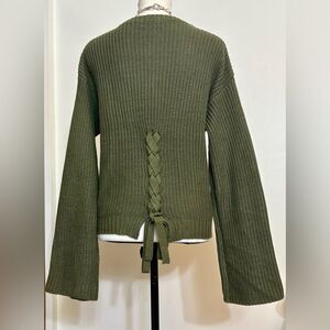 NWT Green Poof Cropped Sweater with Lace up Back SZ L
